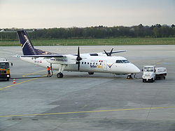 Máy bay DHC-8 của InterSky ở Sân bay Köln-Bonn