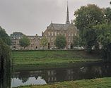 Zicht ip 't oud Franciscanessenklôoster Mariënburg an de St. Janssingel (ryksmonument)