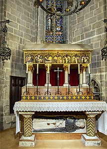 Arca del sepulcro de San Raimundo en la catedral de Barcelona, antiguo sepulcro procedente del convento de Santa Catalina, en la actualidad situado sobre el altar de la capilla (s. XIV).