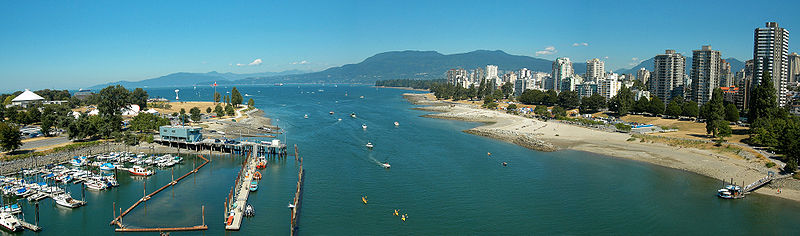 Panoráma Vancouveru uprostred leta