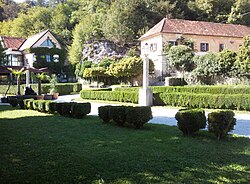 Mengeš, Starý zámek a park