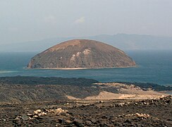 « L'Île du Diable » Guinni Kôma dans la baie de Ghoubbet-el-Kharab