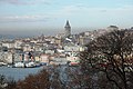 Vedere a turnului Galata de pe malul anatolian al Bosforului.