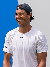 Rafael Nadal, 2022 Tek Erkekler şampiyonu. Bu onun yirmi birinci Grand Slam şampiyonluğu ve Avustralya Açık'ta ikinci oldu.