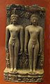 Skulptaĵo de la Tirtankaroj Rishabhanatha (maldekstre) kaj Mahavira (dekstre), British Museum, 11-a jarcento