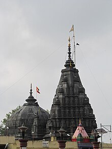 Vishnupad_Temple-_Front_end