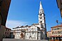 Le Duomo et la Torre Ghirlandina vus depuis la Piazza Grande.