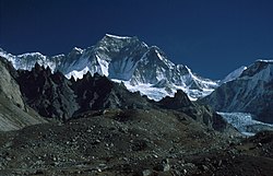 Gyachung Kang, pohled od jihu