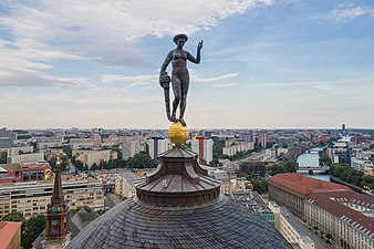 Statue der Göttin Fortuna auf der Kuppel