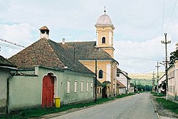 Az orláti volt német utca a római katolikus templommal