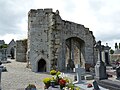 Les restes de l'église Saint-Thuriau (construite au XVe siècle et évacuée en 1764).