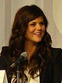 Tiffani-Amber Thiessen interpreta Valerie Malone