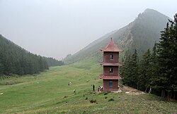 Ve vyšších polohách jsou lesy a louky