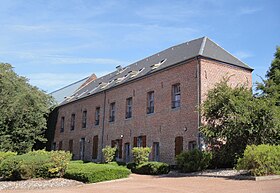 La maison abbatiale, transformée en logements