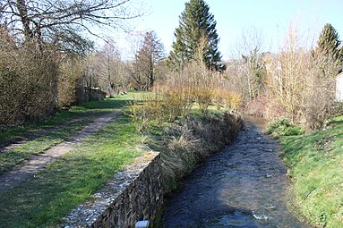 Tracé de l'ancienne ligne de chemin de fer qui longeait La Crise.