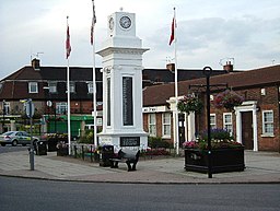 Tilbury Civic Square med Krigsmonumentet.