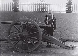 Pièce d'artillerie à l'arsenal de Koishikawa, Tokyo, en 1882.