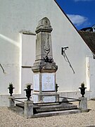 Le monument aux morts.