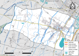 Carte en couleur présentant le réseau hydrographique de la commune