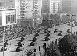 BRDM–2-k berlini felvonulása az NDK fennállásának 30. évfordulóján