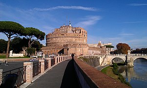 Intrarea spre Castelul Sant'Angelo.