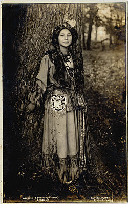 Senekų moteris (1908 m.)