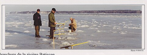 Fishermen offshore, on the ice of the estuarian section of the St. Lawrence River and the mouth of the Batiscan River