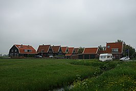 Overzicht van het dorp met nieuwbouw