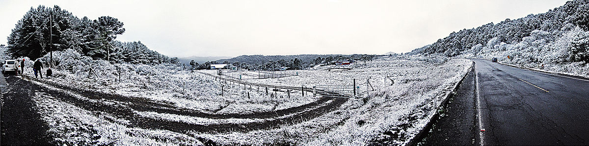 Panoramautsikt över en snöig vinter eftermiddag, i utkanten av De är Joaquim i augusti 2010