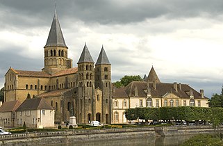 Vương cung thánh đường Thánh Tâm ở Paray-le-Monial, Pháp