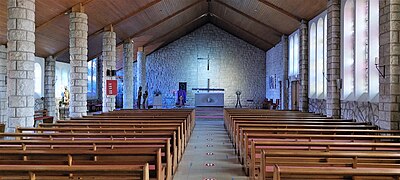 Intérieur de l'Église Saint-Bernard.