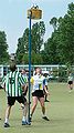 Un partit de corfbol als Països Baixos, on es pot observar que les jugadores porten mini.