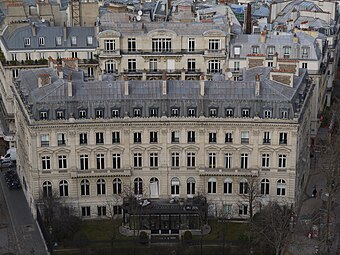 エトワール凱旋門から見るヨシフ・ギンヅブルク館 (Hôtel de Gunsburg)