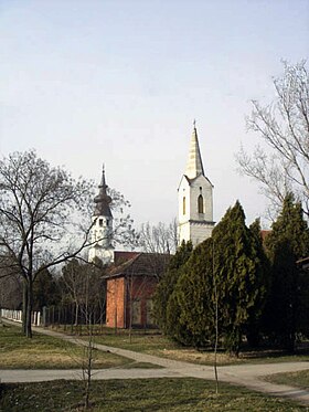 Католичка и Словачка евангелистичка црква у селу