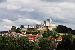 Pohled na město Rabí s hradem