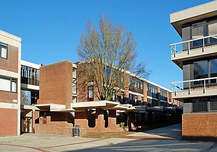 Le bâtiment Stévin, vu depuis la place Sainte-Barbe.