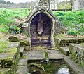 La fontaine près de la chapelle Notre-Dame-des-Trois-Fontaines