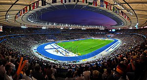 האצטדיון האולימפי של ברלין נבנה בשנת 1936 לכבוד אולימפיאדת ברלין. לקראת משחקי מונדיאל 2006 נערכו באצטדיון שיפוצים בעלות כוללת של 242 מיליון אירו, והוא נפתח מחדש ביולי 2004. האצטדיון אירח את גמר מונדיאל 2006, ואת תחרויות אליפות העולם באתלטיקה 2009.
