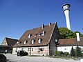 Het „Quelleturm“ achter de herberg „Eberhardshof“ in Neurenberg