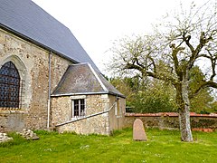 Stèle "En souvenir de nos ancêtres", ancien cimetière.