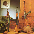La famille des AK chinoises, de gauche à droite : Type 56-1, Type 84S (.223 Remington) et Type 56.