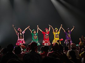 Momoiro Clover Z в 2014 году.