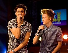 Jack Gilinsky (kiri) dan Jack Johnson (kanan) dari penampilan Jack & Jack di Radio Disney's 'On The Road To The RDMAs' disiarkan secara langsung di YouTube Space LA pada 25 Maret, 2015 di Los Angeles, California.