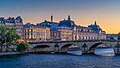 7. Ponte reale e Museu de Orsay a s'intrinada in Parigi, Frantza.