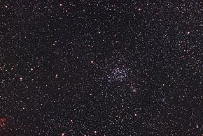 Messier 35 (uprostřed) a NGC 2158 (vpravo dole od M35) na amatérském snímku. Autor: Oliver Stein