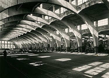 Dk 419, Dk 408, Dk 435 und Ds 173 (v. r. n. l.) in der Schiebenbühnenhalle (etwa 1930)