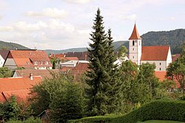 Ortsmitte mit evangelischer Kirche