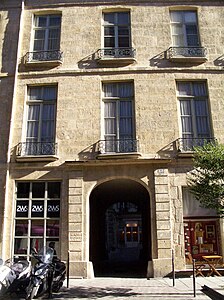 Porche d'entrée de l'hôtel Dupin.