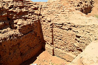 Ruševine okoli zigurata in Nabujevega templja