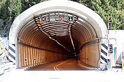 Dentrada a o túnel en Aragón